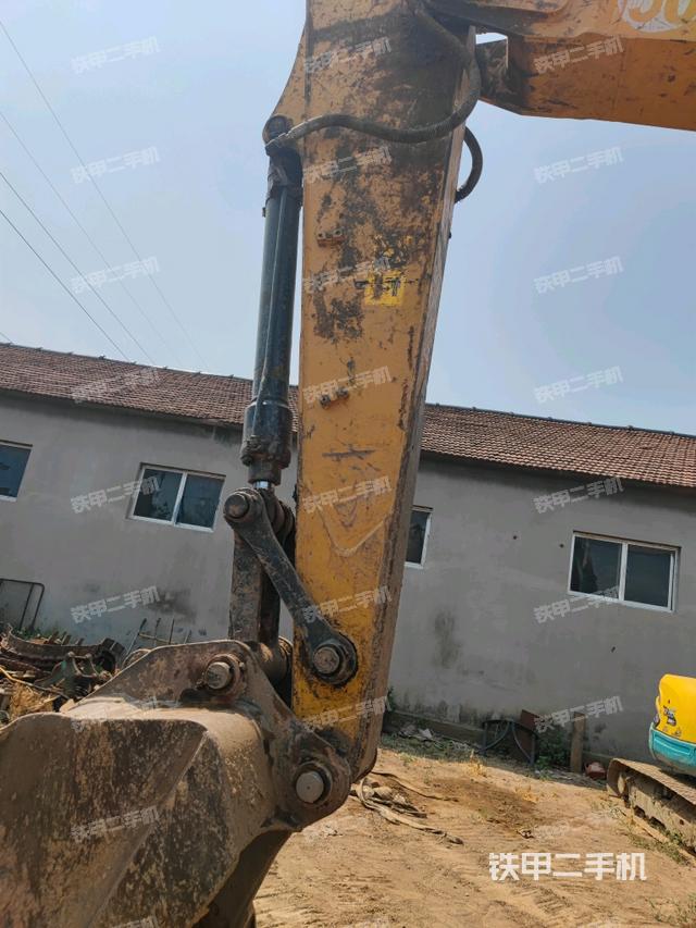 小臂整體左后(工作和回轉(zhuǎn)裝置) 小臂整體左后(工作和回轉(zhuǎn)裝置)