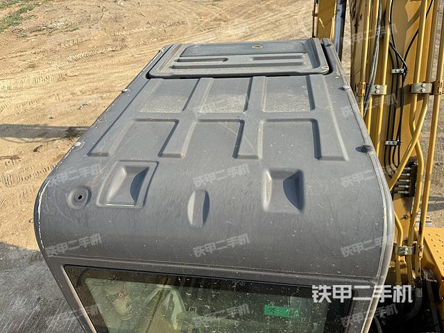 驾驶室顶部（整机外观）