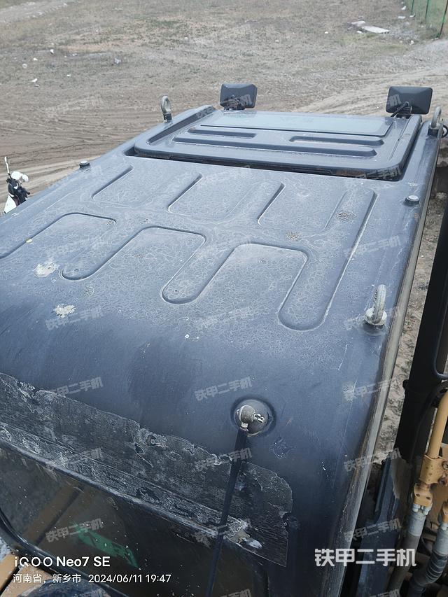 驾驶室顶部（整机外观）