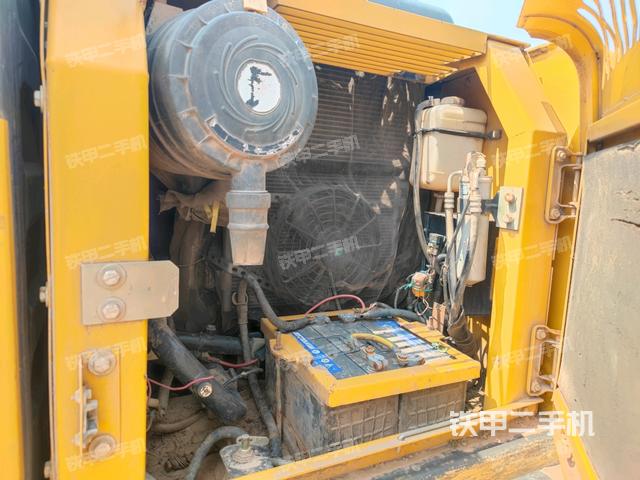 散熱器正面(大件艙室) 散熱器正面(大件艙室)