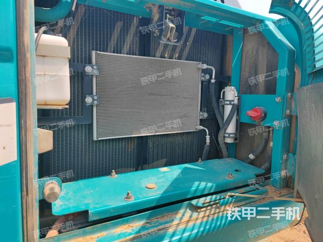 散热器正面(大件舱室) 散热器正面(大件舱室)