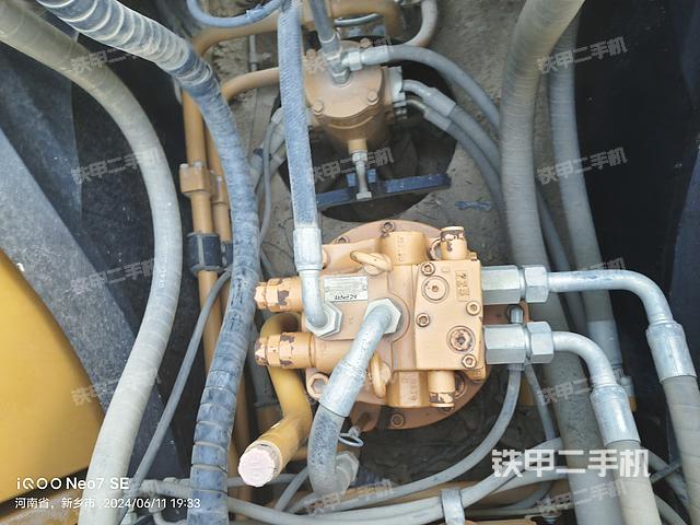 回转马达和主控阀（整机外观）