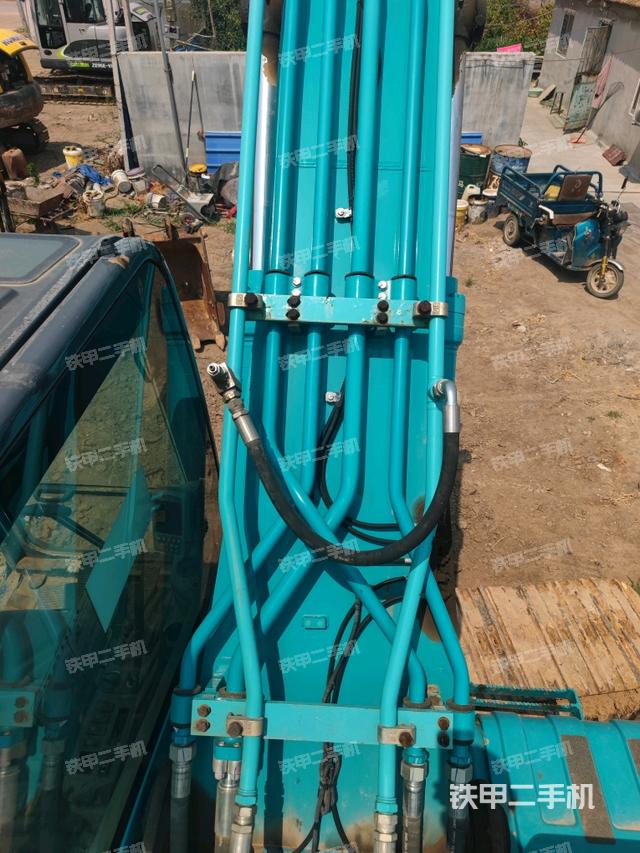 大臂背部俯视(工作和回转装置) 大臂背部俯视(工作和回转装置)