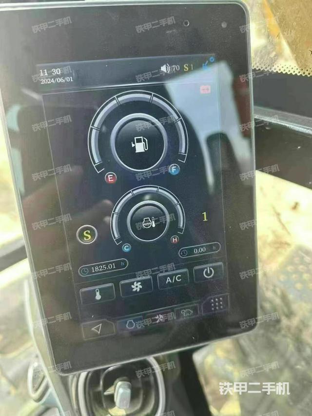 驾驶室整体（整机外观）