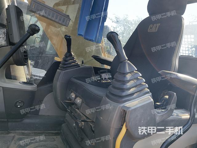 驾驶室整体（整机外观）