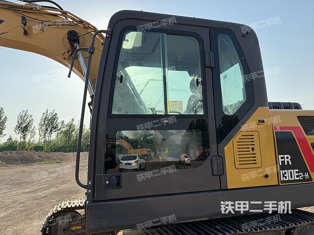 驾驶室整体（整机外观）