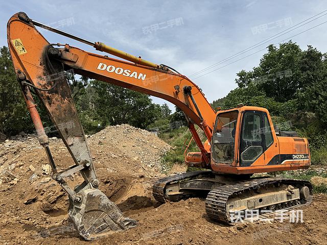 斗山DH220LC-7挖掘机