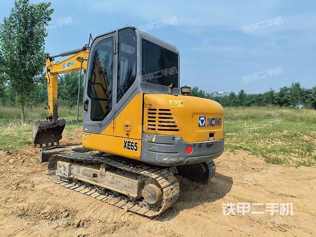 驾驶室顶部（整机外观）