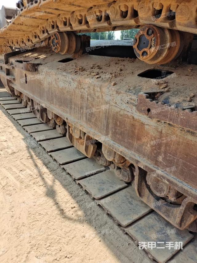 单侧履带整体（整机外观）