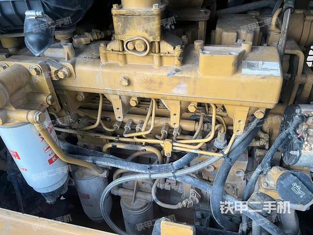 发动机左侧（整机外观及大件）