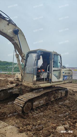 中联重科ZE205E挖掘机实拍图片