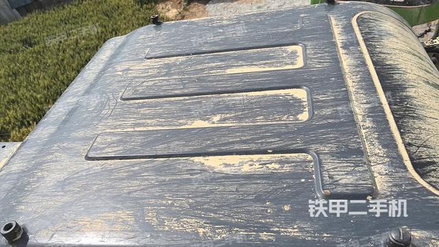 驾驶室顶部（整机外观）