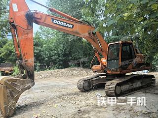 枣庄斗山DH220LC-7挖掘机实拍图片