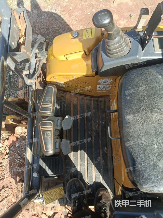 后窗玻璃角标（驾驶室部分）