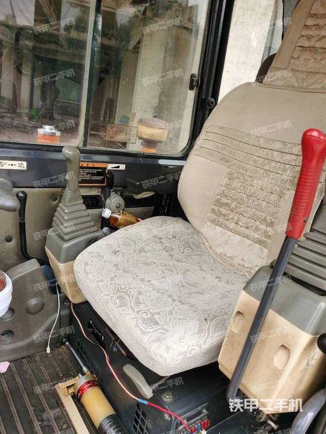 驾驶室整体（整机外观）