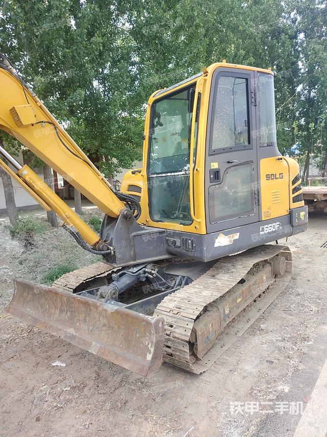 驾驶室整体（整机外观）