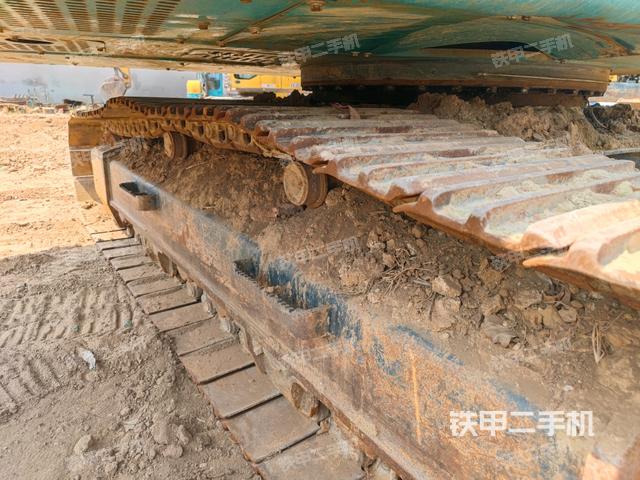 左侧履带整体 (行走机构) 左侧履带整体 (行走机构)