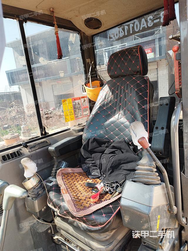 驾驶室整体（整机外观）