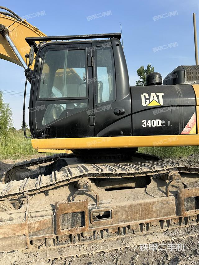 驾驶室顶部（整机外观）