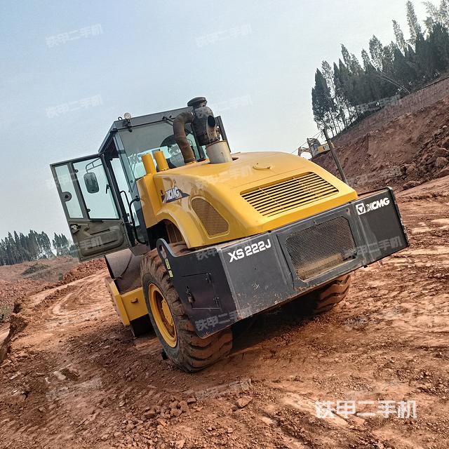 驾驶室操作台（设备外观及核心部件）