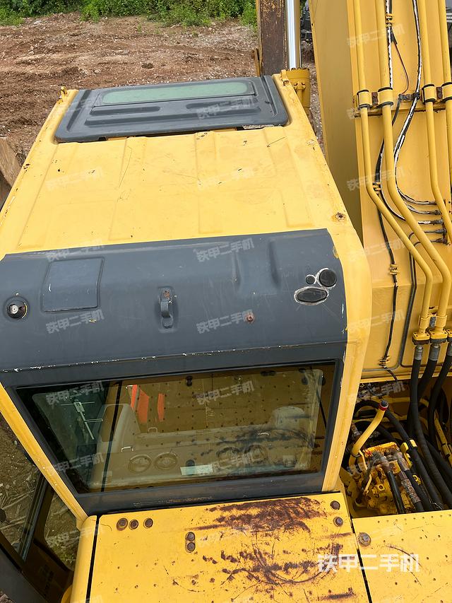 驾驶室顶部（整机外观）