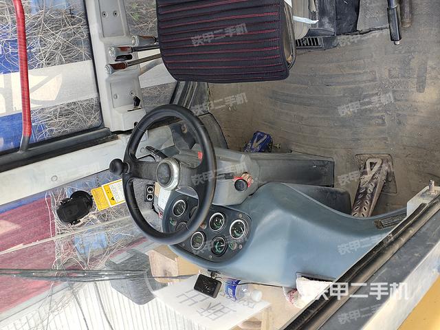 驾驶室工作台(整机外观及大件) 驾驶室工作台(整机外观及大件)