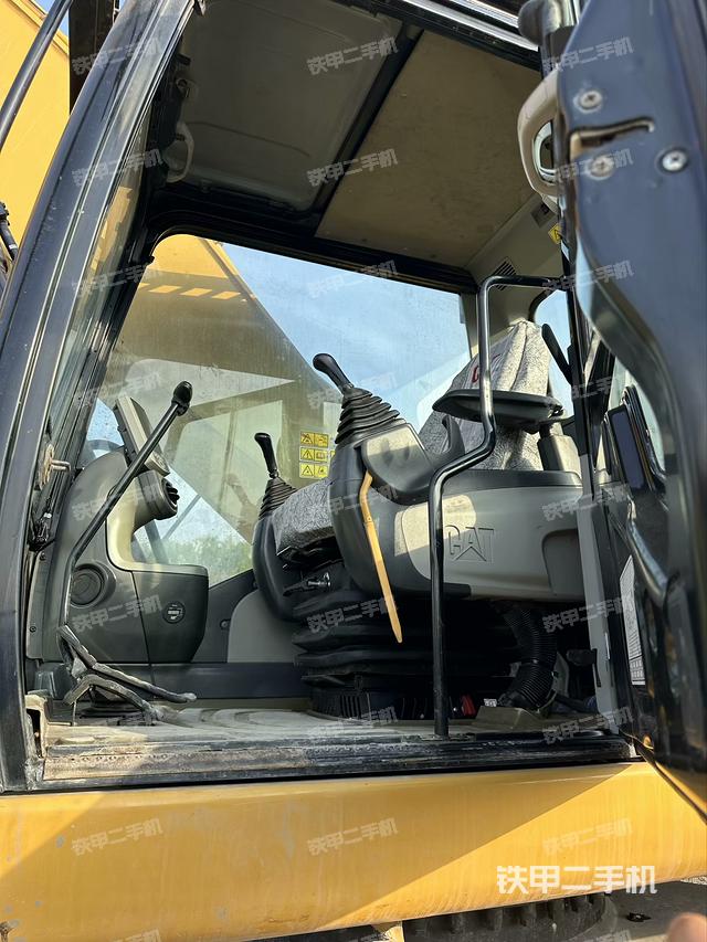 驾驶室整体（整机外观）