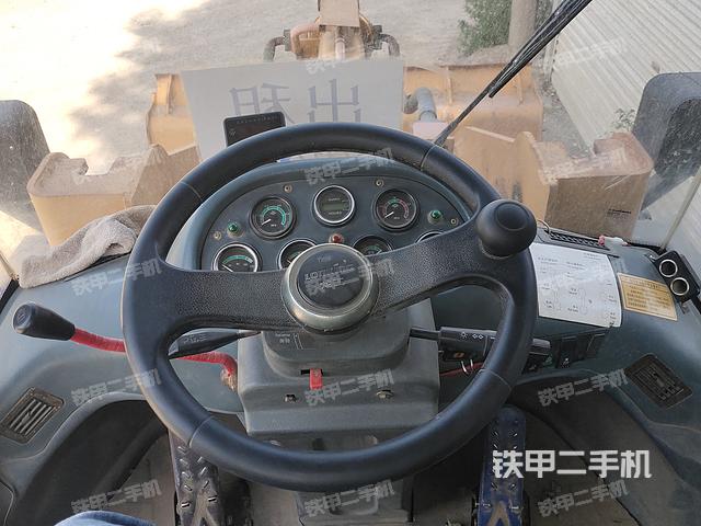 驾驶室操作台(整机外观及大件) 驾驶室操作台(整机外观及大件)