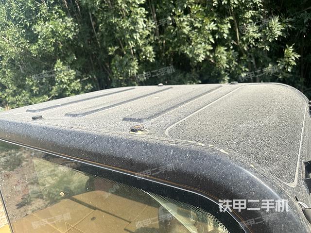 驾驶室顶部（整机外观）