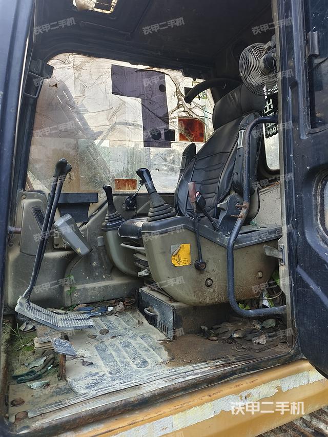 驾驶室整体（整机外观）