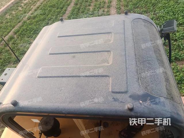 驾驶室顶部（整机外观）