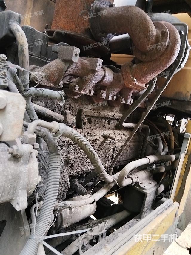 发动机左侧（整机外观及大件）