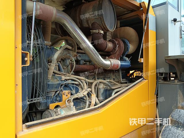 发动机右侧（整机外观及大件）