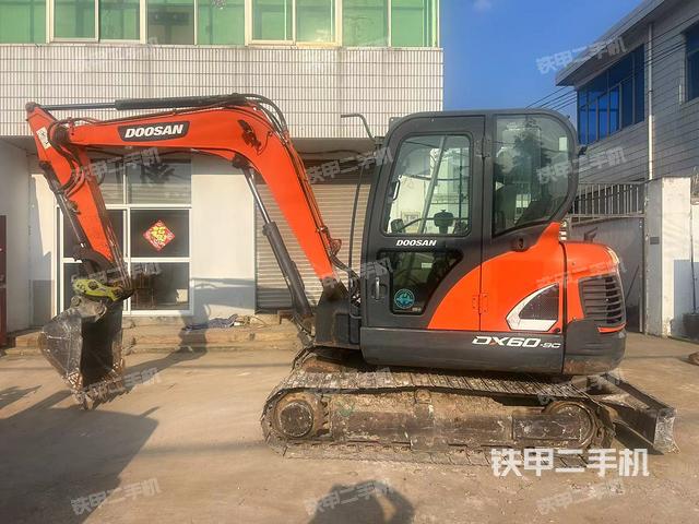 斗山DX55-9C挖掘机