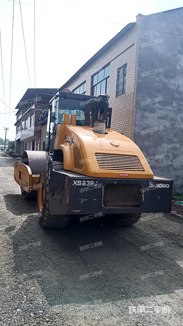 整机左侧（设备外观及核心部件）