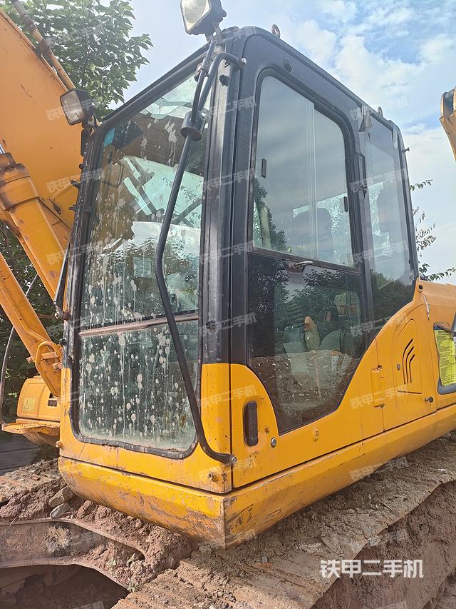 驾驶室整体（整机外观）