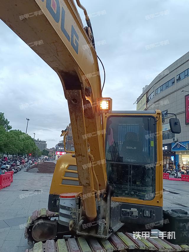 驾驶室整体（整机外观）