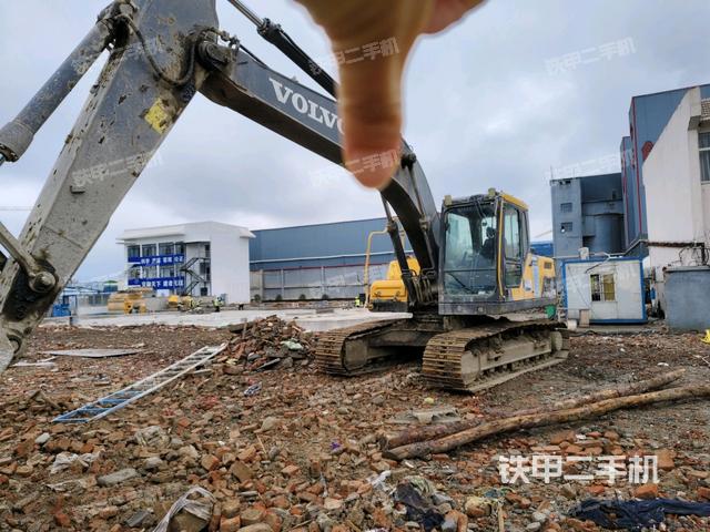 沃尔沃EC200 D挖掘机