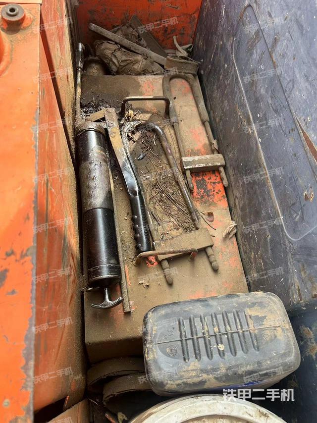 回转马达和主控阀（整机外观）