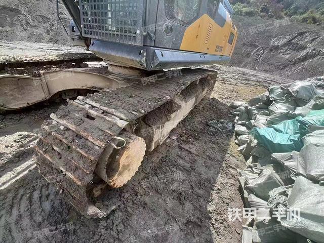 单侧履带整体（整机外观）