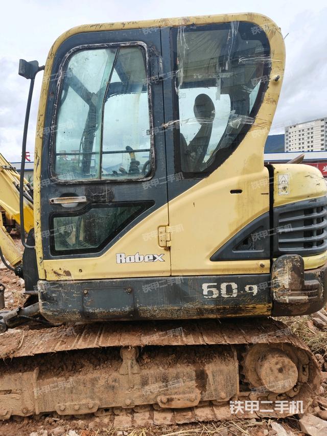 ?駕駛室正側(cè)（駕駛室部分）