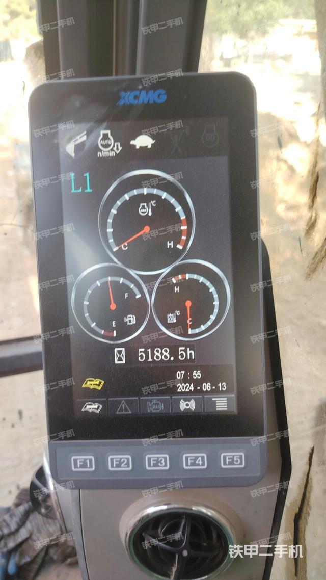 驾驶室顶部（整机外观）