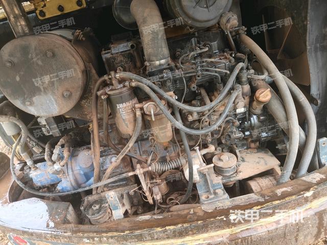 發(fā)動(dòng)機(jī)室（上車(chē)部件）