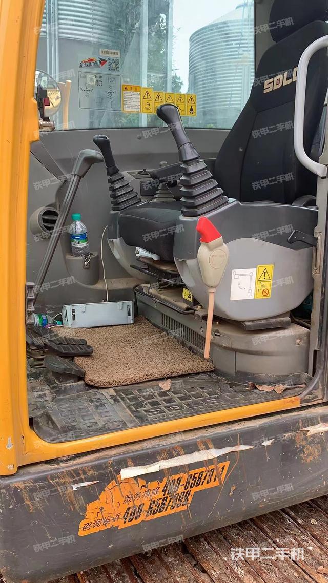 驾驶室整体（整机外观）