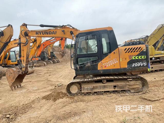 现代R110VS挖掘机
