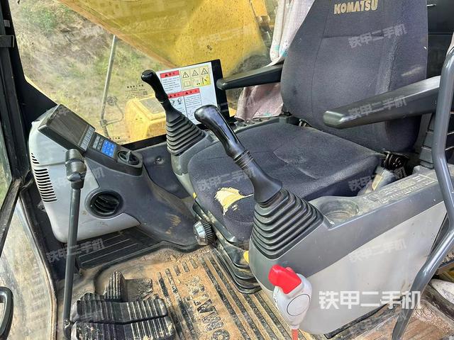 驾驶室整体（整机外观）