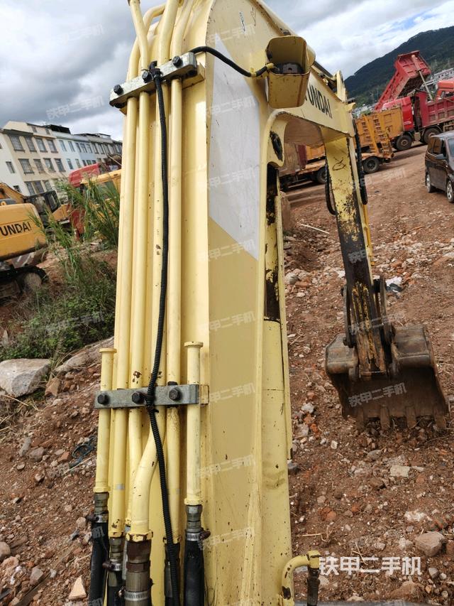 大臂背部俯視（工作和回轉(zhuǎn)裝置）