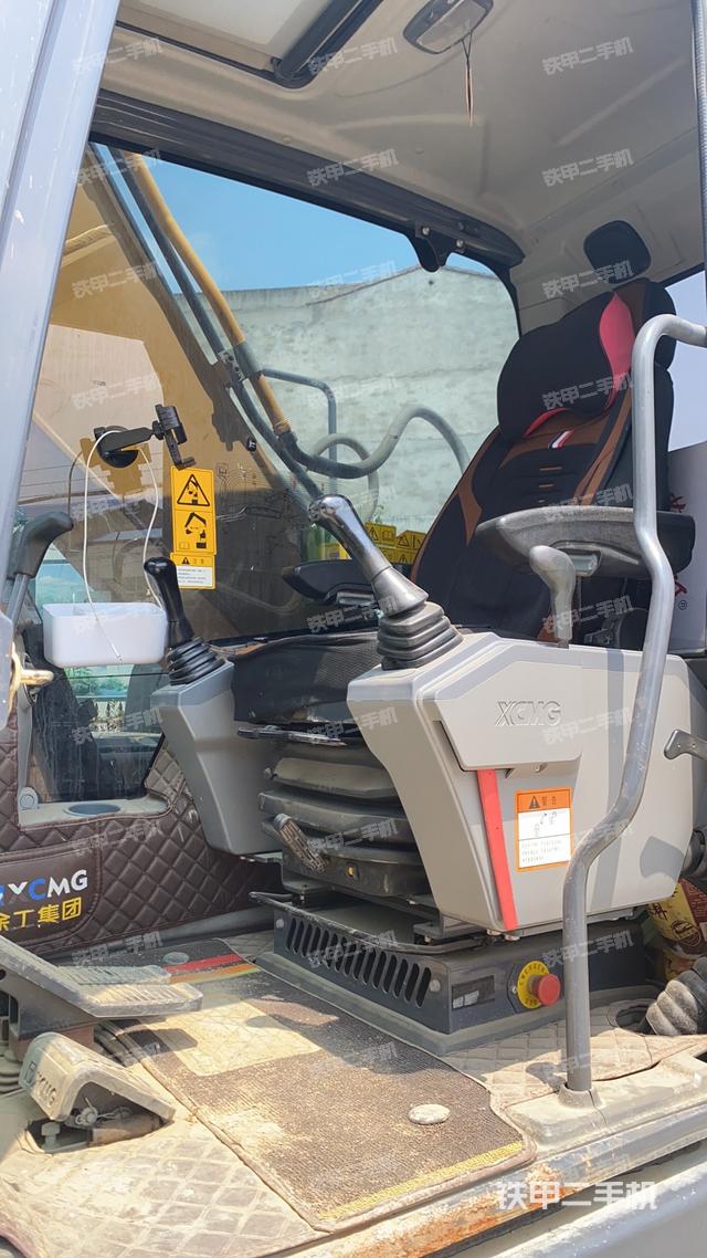 驾驶室整体（整机外观）