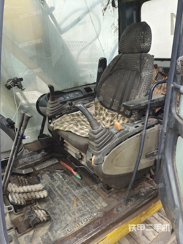 驾驶室整体（整机外观）