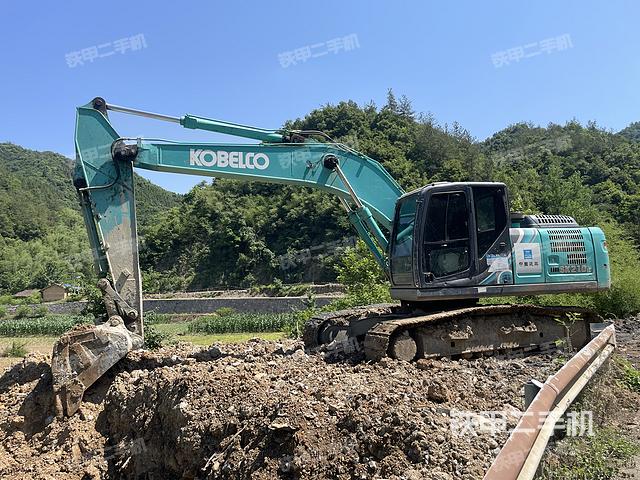 神钢SK210LC-10挖掘机